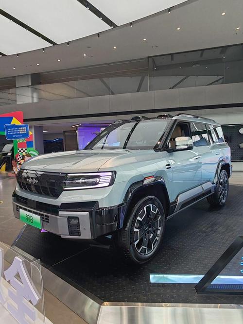 成都129比亚迪方程豹硬派越野的爆款，英菲尼迪35周年与你共成长